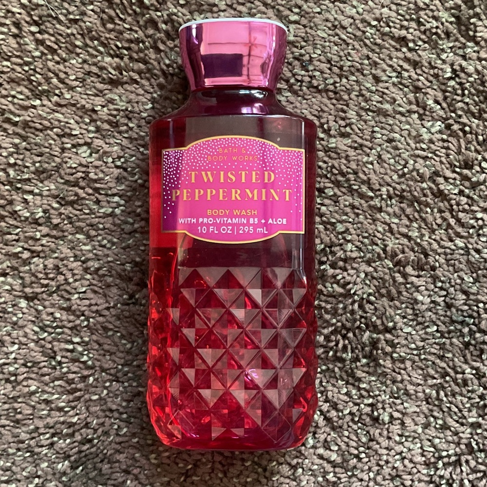 Bath & Body Works Twisted Peppermint Body Wash - Pink